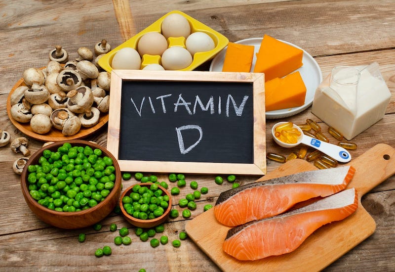 Nếu bạn còn thắc mắc “đau khớp uống vitamin gì” thì câu trả lời là vitamin D