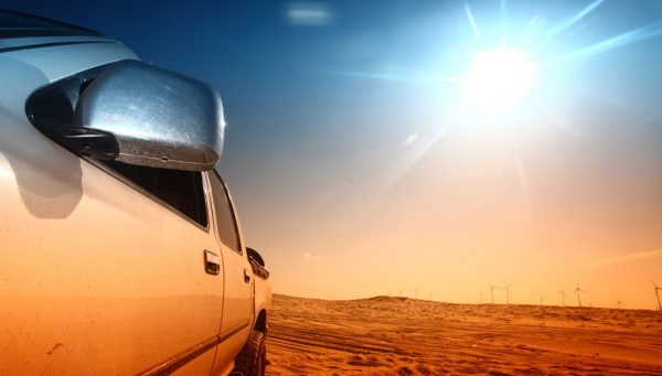 Khi xe đóng kín và không bật điều hòa khiến nhiệt độ trong xe cao gấp đôi nhiệt độ ngoài trời