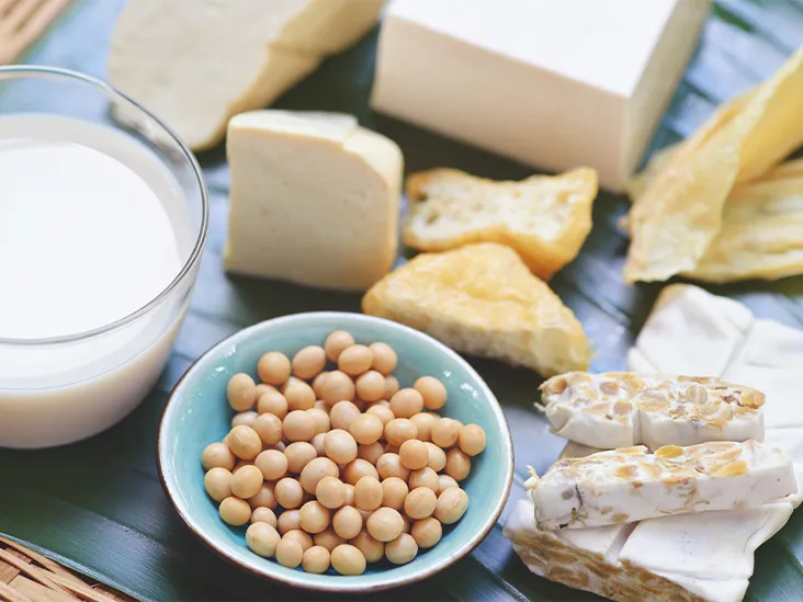 Thực phẩm chứa probiotic, chẳng hạn như sữa chua nuôi cấy sống, rất tốt cho hệ thống miễn dịch của bạn.
