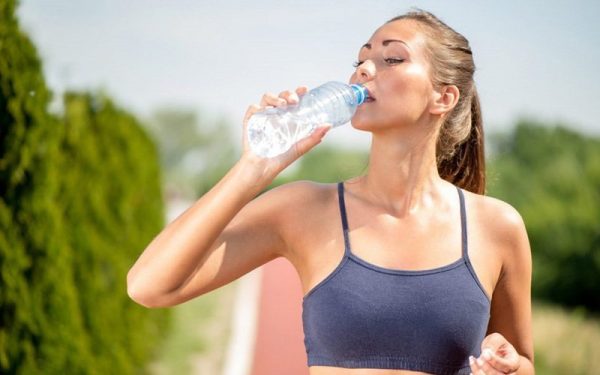 Bổ sung nước đúng cách cho cơ thể khi vận động